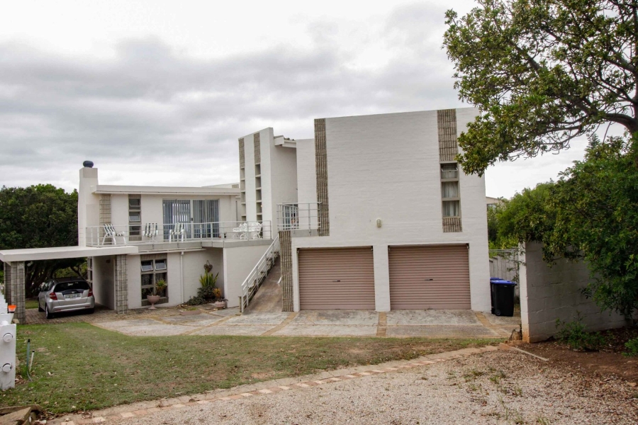 3 Bedroom Property for Sale in Wavecrest Eastern Cape